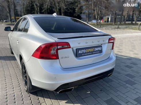 Volvo S60 2015 - фото 8