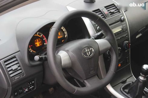 Toyota Corolla 2012 - фото 18