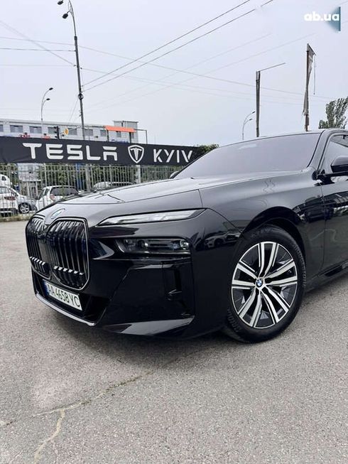 BMW i7 2023 - фото 16
