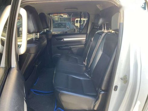 Toyota Hilux 2016 - фото 21