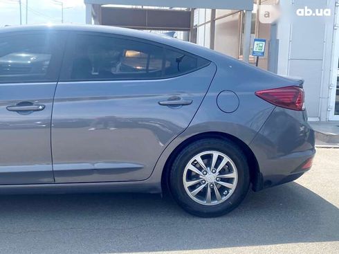 Hyundai Elantra 2019 - фото 8