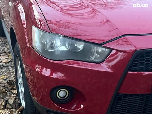 Mitsubishi Outlander 2010 красный - фото 4