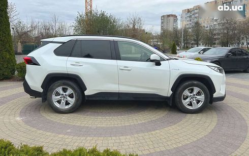 Toyota RAV4 2019 - фото 8