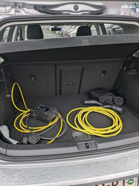 Volkswagen e-Golf 2020 - фото 18