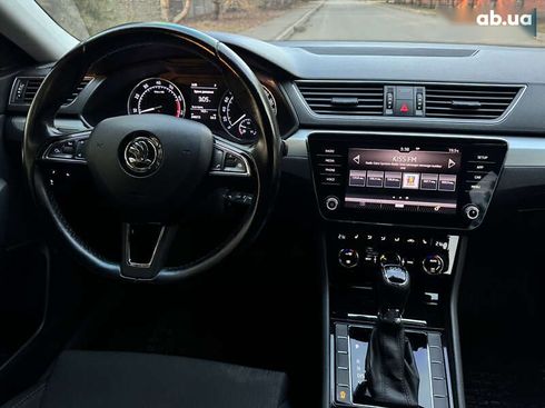 Skoda Superb 2018 - фото 9