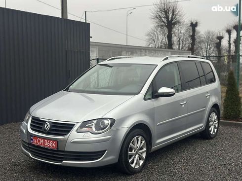 Volkswagen Touran 2010 - фото 4