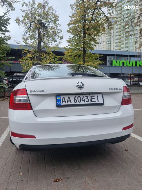 Skoda Octavia 2013 белый - фото 6