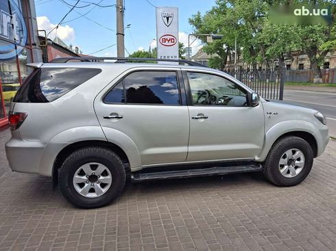 Toyota Fortuner 2007 - фото 8