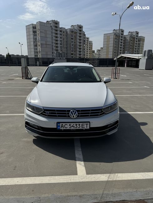 Volkswagen Passat Variant 2015 белый - фото 3