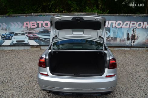 Volkswagen Passat 2018 серый - фото 9