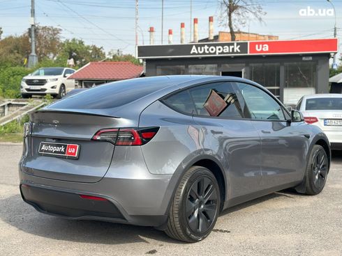 Tesla Model Y 2024 серый - фото 8