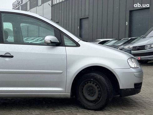 Volkswagen Touran 2005 серый - фото 11
