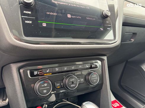 Volkswagen Tiguan 2019 серый - фото 29
