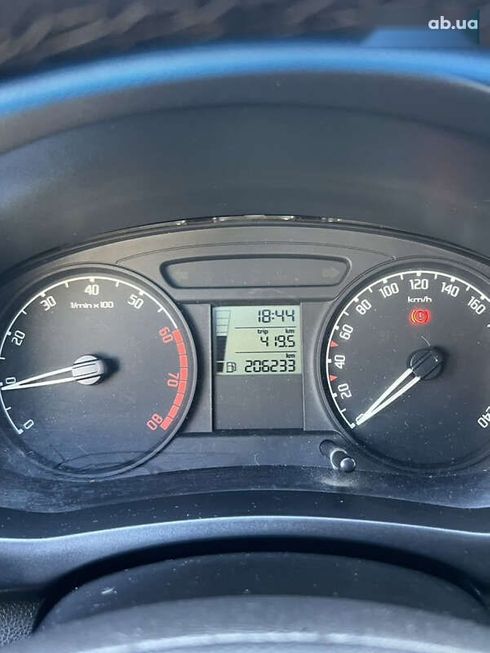 Skoda Fabia 2008 - фото 28