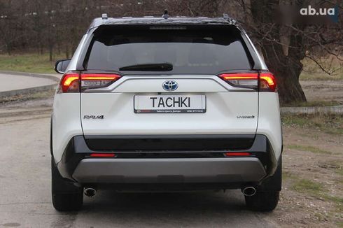 Toyota RAV4 2019 - фото 8