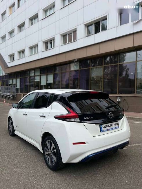 Nissan Leaf 2018 - фото 10