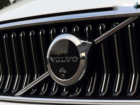 Volvo XC40 2024 - фото 17