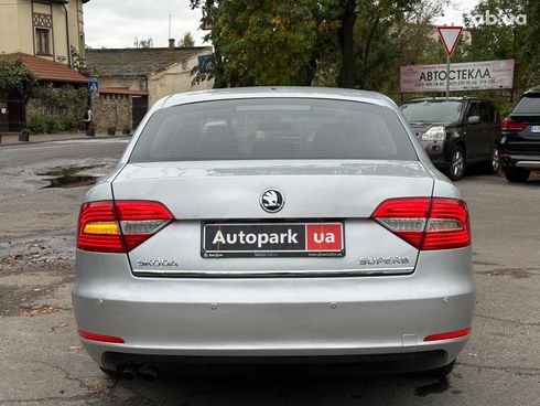 Skoda Superb 2014 серый - фото 11