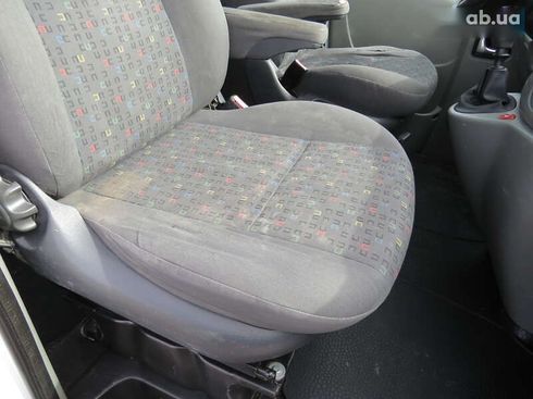 Opel Vivaro 2012 - фото 14
