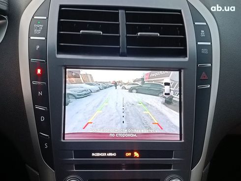 Lincoln MKZ 2017 красный - фото 29