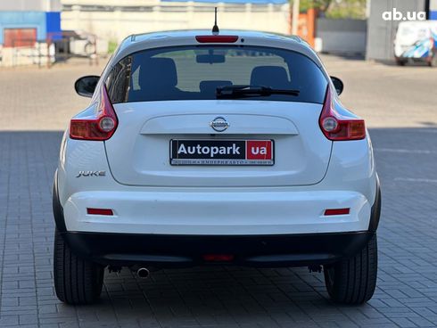 Nissan Juke 2012 белый - фото 6