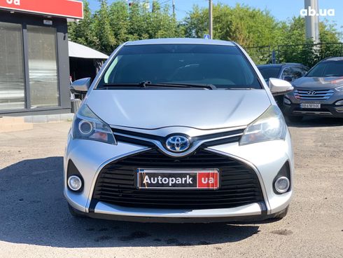 Toyota Yaris 2014 серый - фото 2