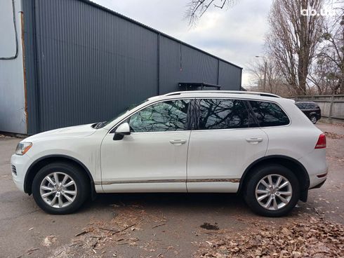 Volkswagen Touareg 2014 белый - фото 8