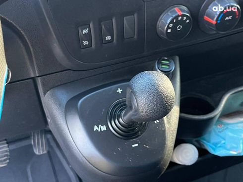 Renault Master 2017 синий - фото 14