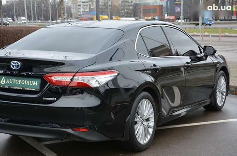Toyota Camry 2019 - фото 7