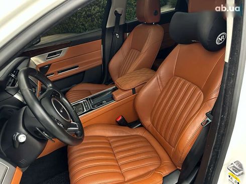 Jaguar XF 2016 - фото 12