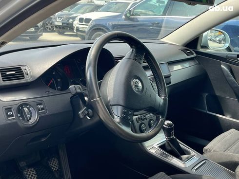 Volkswagen passat b6 2008 серый - фото 29