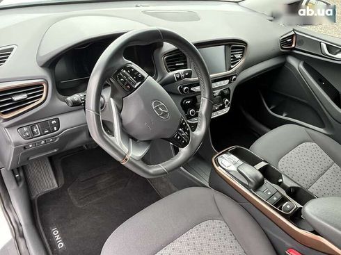 Hyundai Ioniq 2017 - фото 11