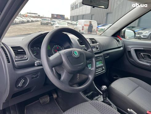 Skoda Fabia 2010 серый - фото 35