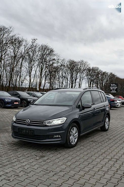 Volkswagen Touran 2020 - фото 4