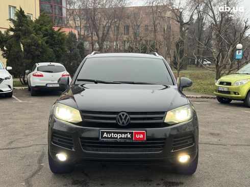 Volkswagen Touareg 2012 черный - фото 2