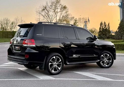 Toyota Land Cruiser 2020 - фото 16