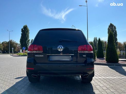 Volkswagen Touareg 2006 черный - фото 10