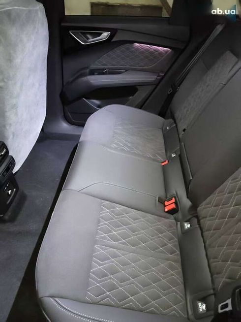 Audi Q4 e-tron 2024 - фото 9
