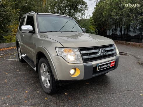 Mitsubishi Pajero 2007 бежевый - фото 3