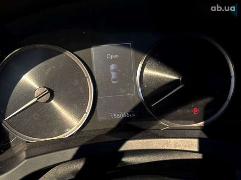 Lexus IS 2017 - фото 14