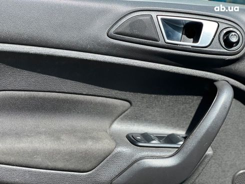 Ford Fiesta 2016 серый - фото 13
