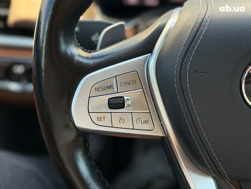 BMW 7 серия 2019 белый - фото 43