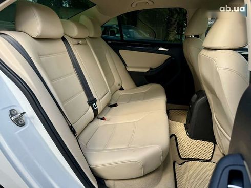 Volkswagen Jetta 2015 - фото 4