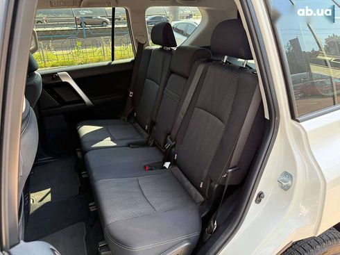 Toyota Land Cruiser Prado 2019 - фото 15