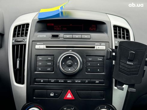 Kia Cee'd 2009 красный - фото 27