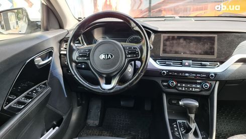 Kia Niro 2020 белый - фото 15