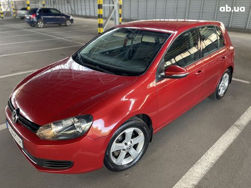 Volkswagen Golf 2010 красный - фото 4