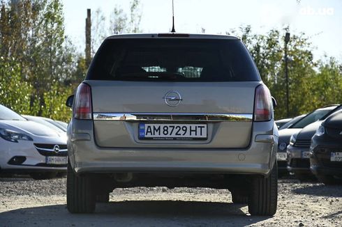 Opel Astra 2009 - фото 7