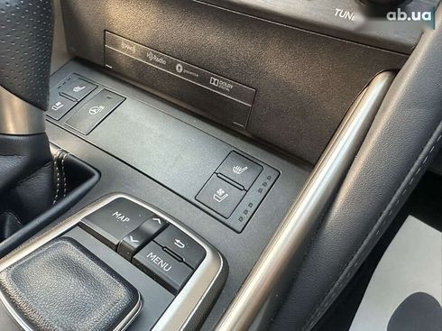 Lexus IS 2019 - фото 14