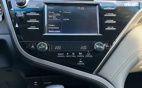 Toyota Camry 2019 - фото 14